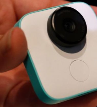 Your Favorite Moments with Google Clips Camera Loaded with Artificial Intelligence