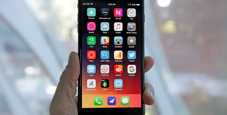 Apple Investigates Reports of iPhone 8 Static Crackling